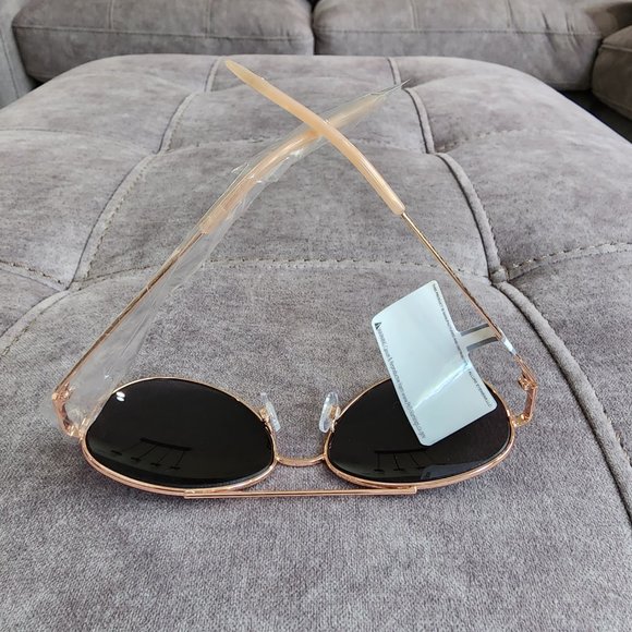 NWT Oscar de la Renta Aviator Sunglasses main image 2